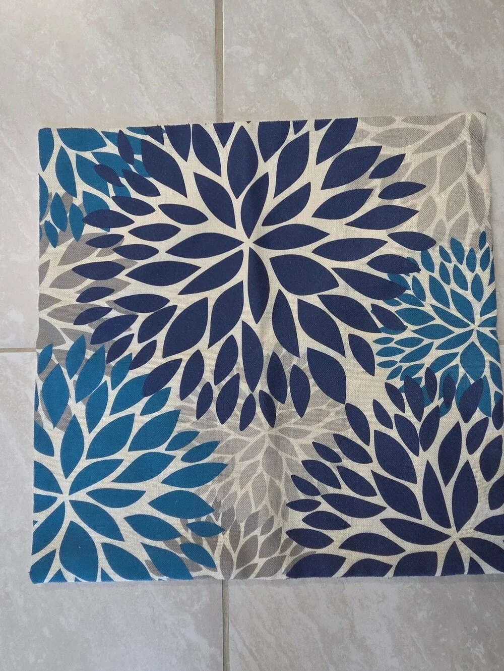Farmhouse Navy Blue & Grey Botanical Accent Pillow Covers (2), EUC